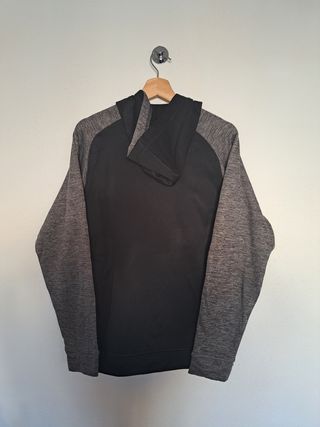 Sudadera Adidas con capucha negra