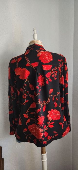 Blusa Vintage Flores Rojas y Negras