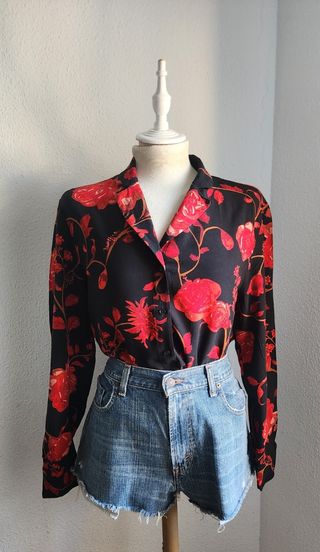 Blusa Vintage Flores Rojas y Negras