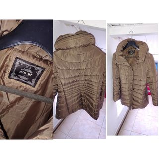 Abrigo gris y blanco Jean