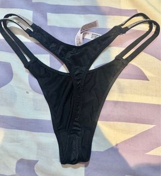 Tanga Victoria Secret Negro con Brillantes