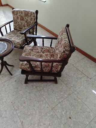 Conjunto 2 sillones y mesa auxiliar madera

