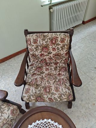 Conjunto 2 sillones y mesa auxiliar madera


