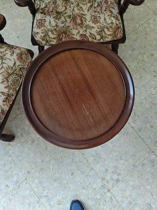 Conjunto 2 sillones y mesa auxiliar madera

