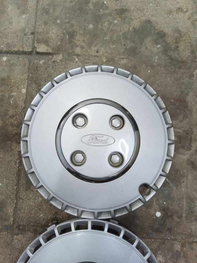 Tapacubos Ford Escort (2 unidades)