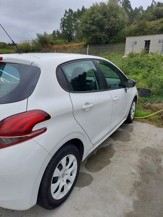 Peugeot 208 2015 precio negociable