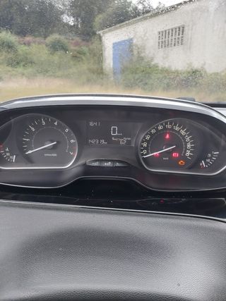 Peugeot 208 2015 precio negociable