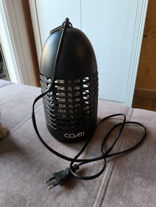 Lámpara Antimosquitos Eléctrica Negra