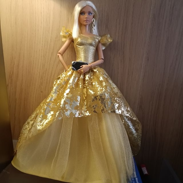 Barbie Signature Maeve Reilly reestilizada