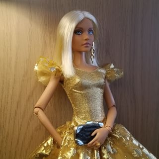 Barbie Signature Maeve Reilly reestilizada