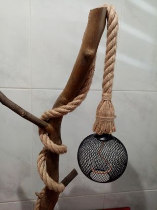Lámpara de tronco artesanal con cuerda
