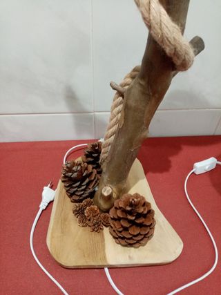 Lámpara de tronco artesanal con cuerda