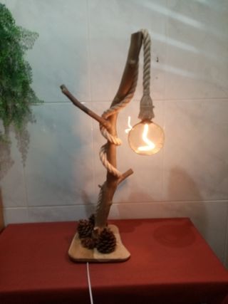 Lámpara de tronco artesanal con cuerda