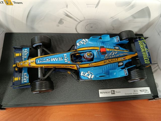 Renault R25 Fernando Alonso Hot Wheels 1:18
