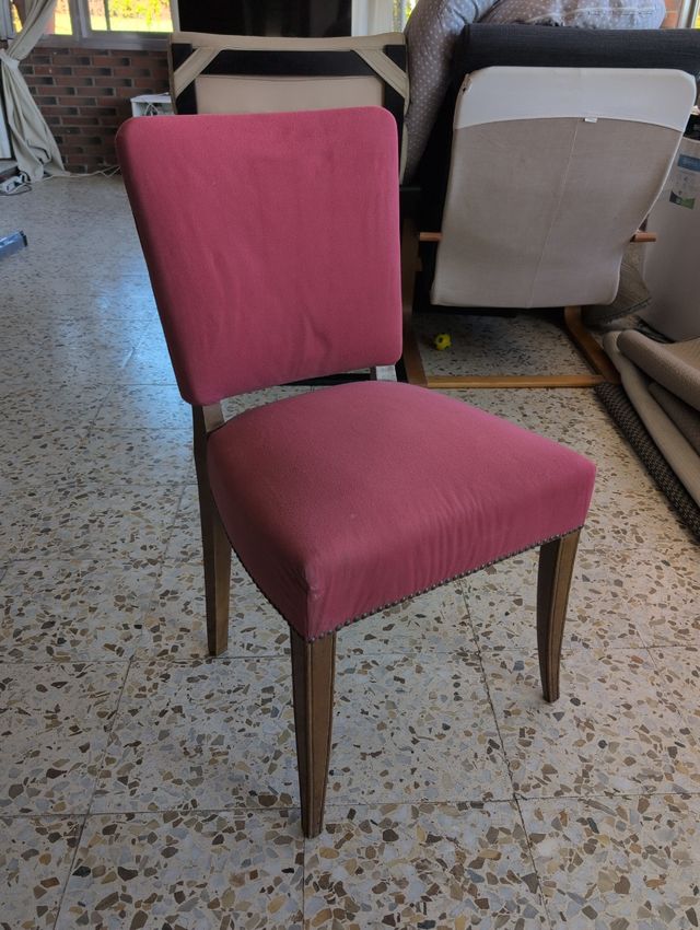 2 Sillas vintage de tela y madera