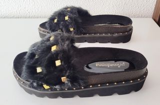 Sandalias Peluche Negras Tachuelas Primadonna