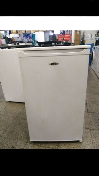 Nevera pequeña FAR 85 cm