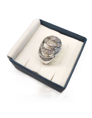 Anello bombato color argento con strass