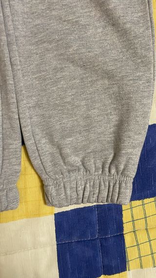 Pantalón de chándal gris