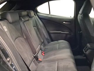 Lexus UX 2.0 250h Business