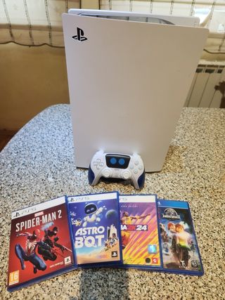 Consola PS5 con lector, más 4 juegos