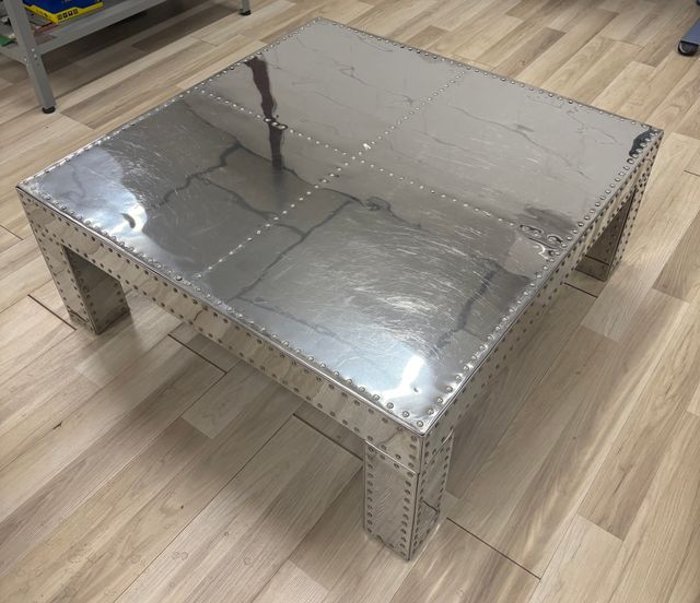 Mesa de centro diseño metal plateado