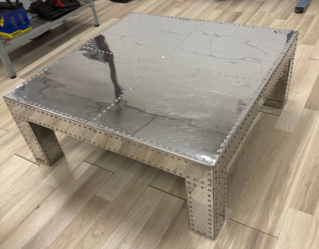 Mesa de centro diseño metal plateado