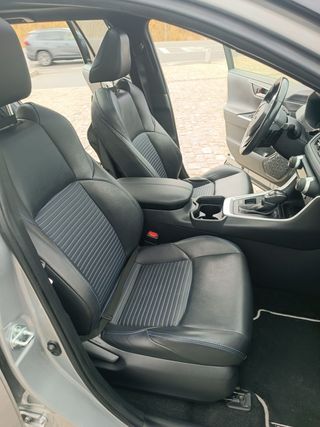 Toyota RAV4 Hibrido Feel TECHO SOLAR 68 mil kms