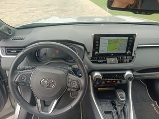Toyota RAV4 Hibrido Feel TECHO SOLAR 68 mil kms