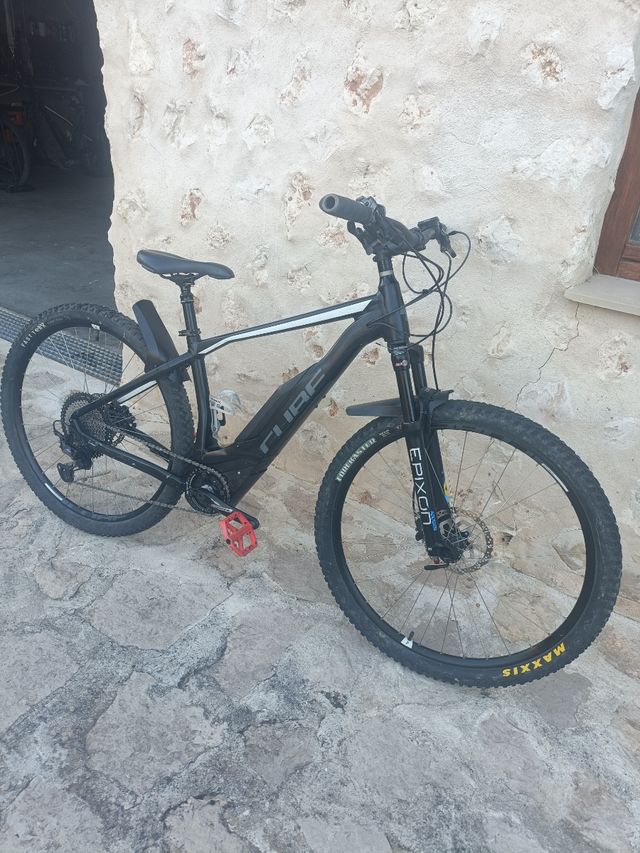 Bicicleta Eléctrica Cube Hybrid 2021