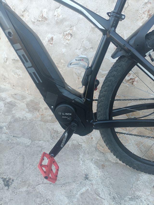 Bicicleta Eléctrica Cube Hybrid 2021