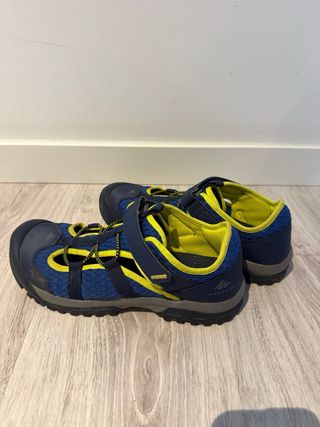 Sandalias Quechua Azul/Amarillo Talla 38