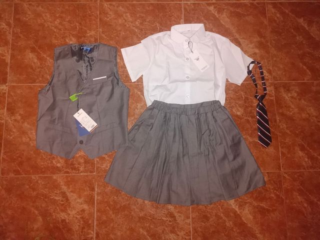 Conjunto colegiala falda, camisa y corbata