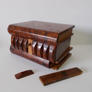 Scatola segreta in legno