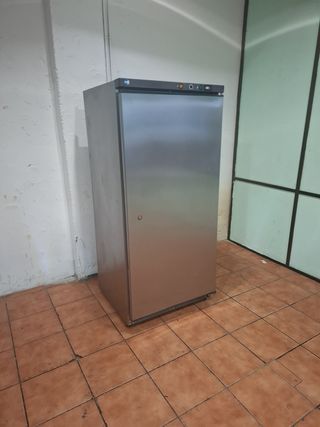 Congelador vertical 1 puerta