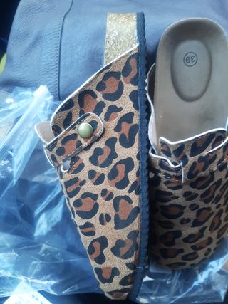 Zuecos leopardo talla 39