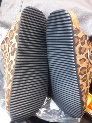 Zuecos leopardo talla 39