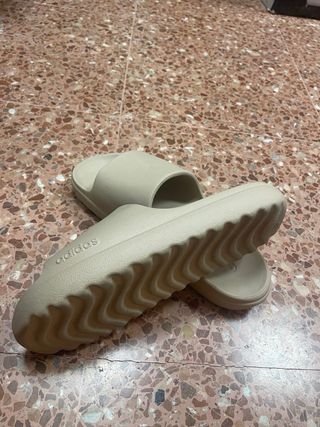 Chanclas Adidas Adilette Lumia Beige