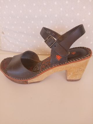 Sandalias Art tacón negras