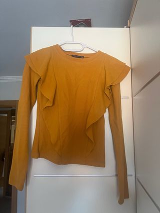 Jersey amarillo con volantes