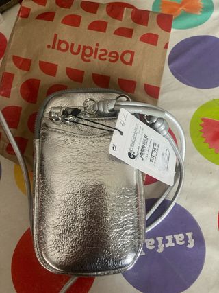 Bolsita Desigual plateada
