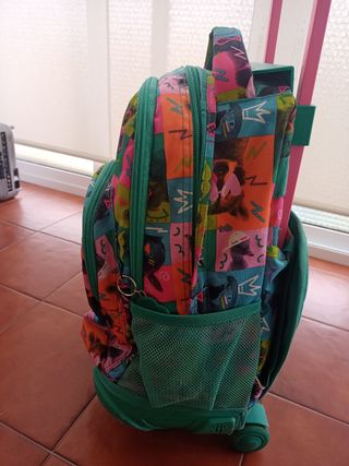 Mochila escolar Totto con carrito y estuche