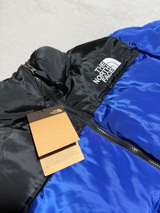 Chaqueta The North Face Azul y Negra