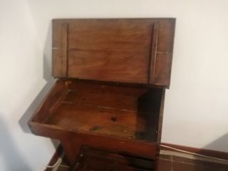 Escritorio antiguo de madera