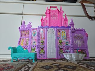 Castillo y muñecas Princesas Disney con Accesorios
