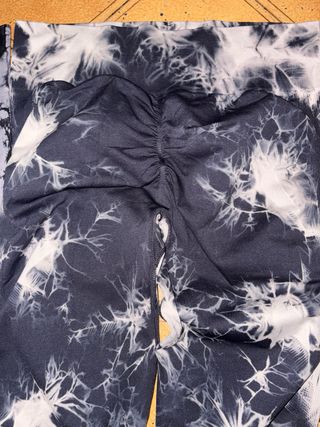 Leggings de gimnasio con estampado tie-dye