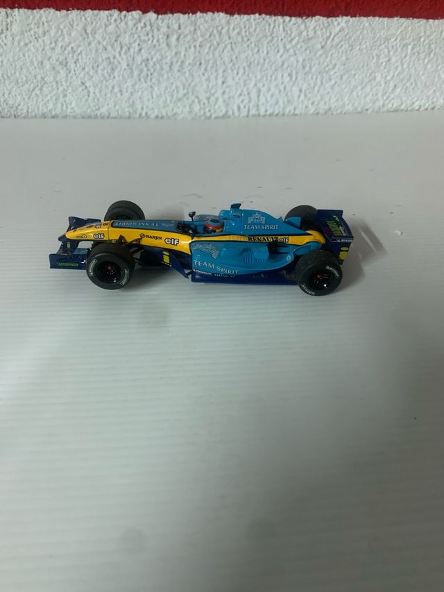 Scalextric Renault R24