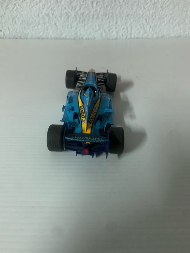 Scalextric Renault R24