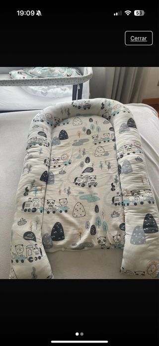 Nido para bebé con estampado de trenes