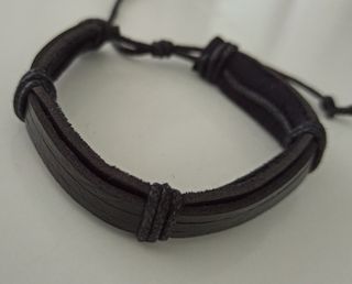 Conjunto 4 Pulseras Piel Vegetal Negro y Marrón